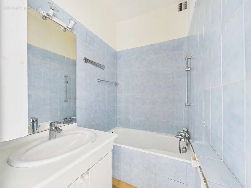 Appartement à LEVALLOIS-PERRET