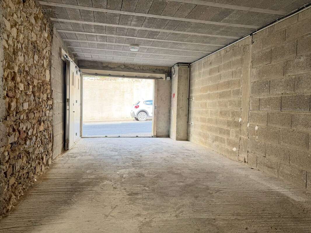Parking 29 m² à Bain-De-Bretagne  - photo 3