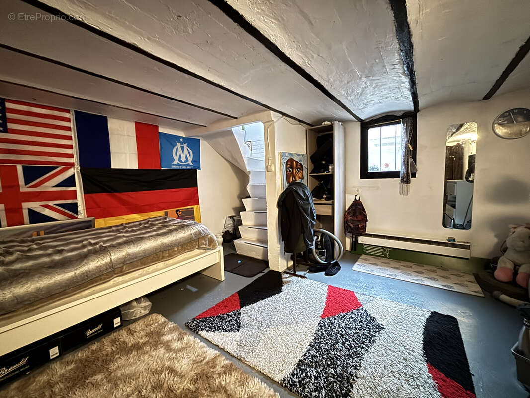 Commerce à SARTROUVILLE