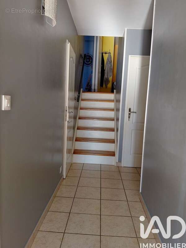 Maison 88 m² à Traize  - photo 8
