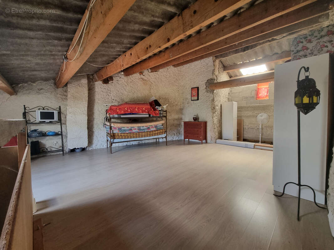 Maison à ARTIGNOSC-SUR-VERDON