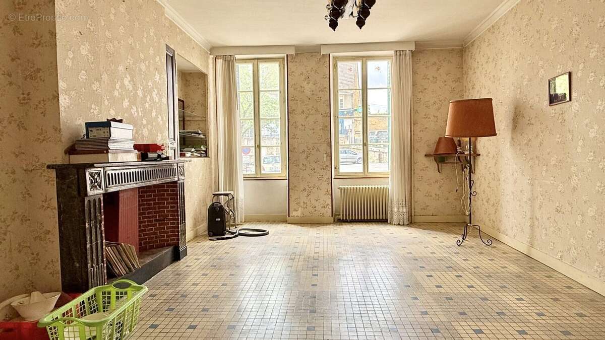 Maison à BONNETABLE
