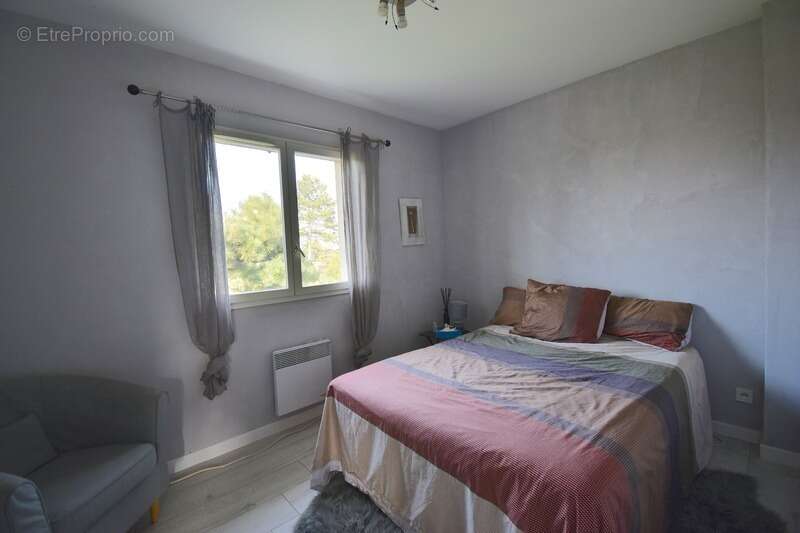 Chasselay village prisé - Maison de 155 m² - Piscine chauffée - photo 13