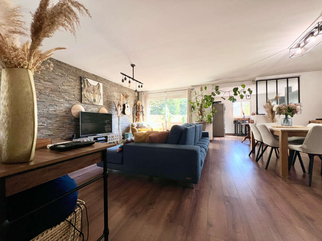 Maison à CUGES-LES-PINS