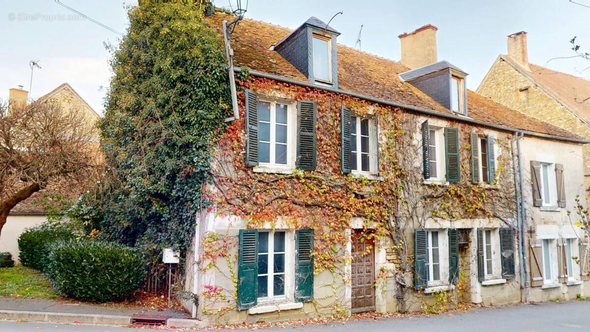 Maison à SURY-EN-VAUX