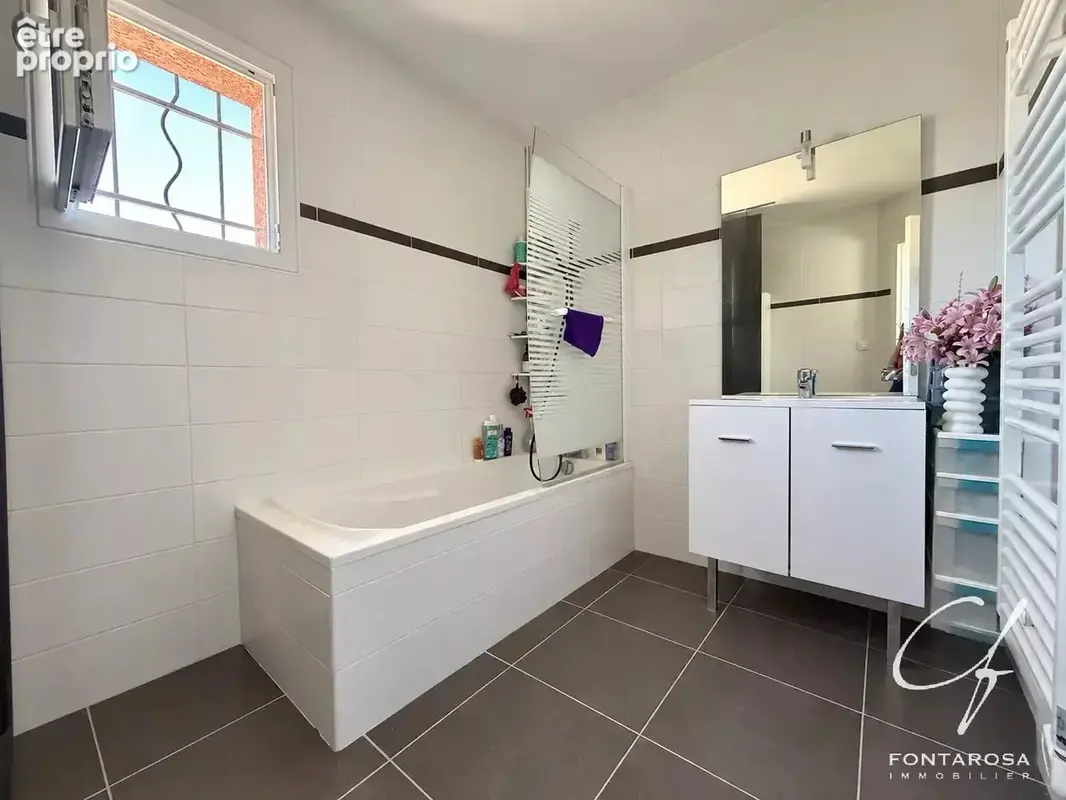 Maison 4 pièces à Bagnols-en-Forêt avec jardin, piscine et garage - photo 12