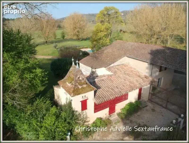 Ensemble immobilier, habitation 230 M2, 5 chambres d'hôtes, 2 gîtes, piscine sur 1 Ha - photo 4