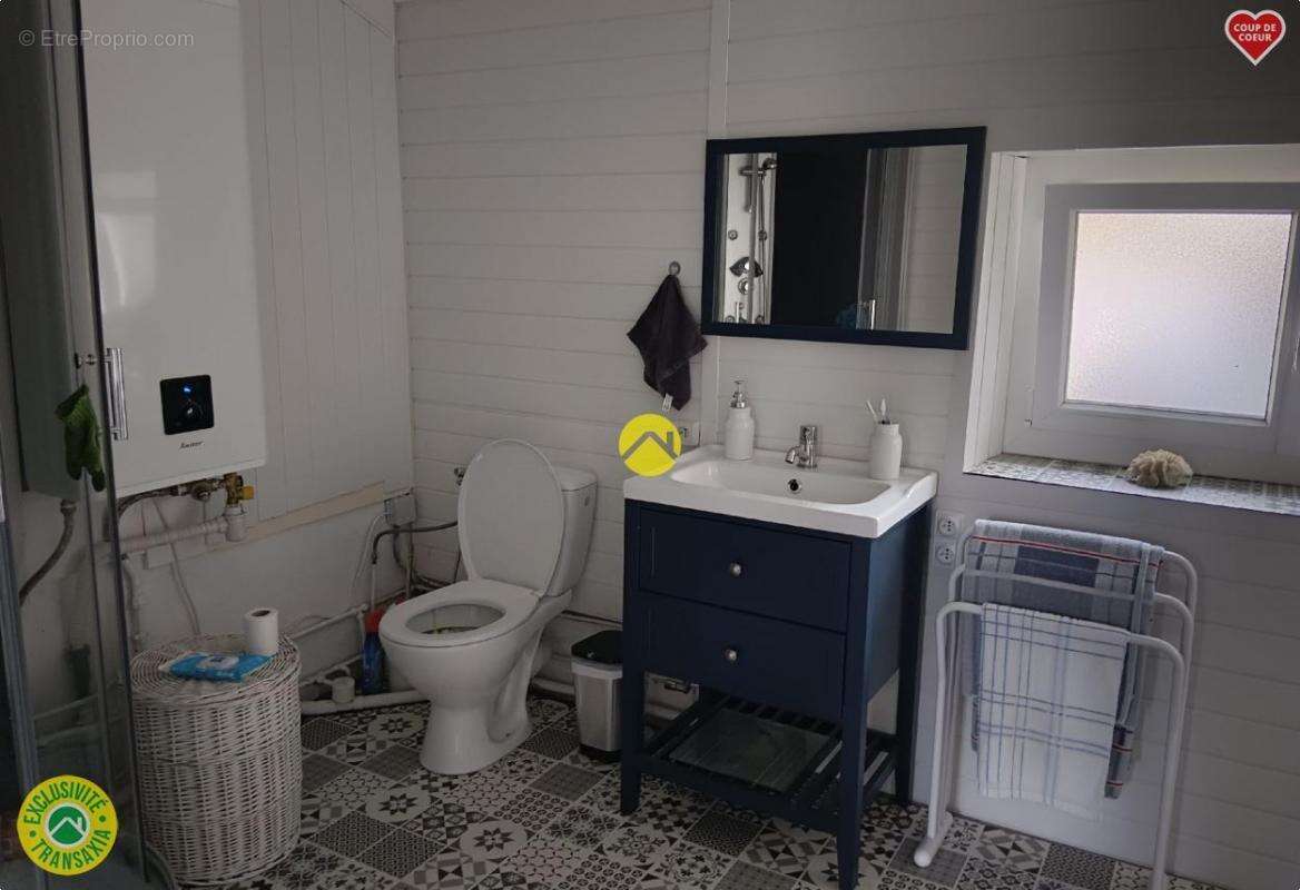 Maison à LE BOURG-D'HEM