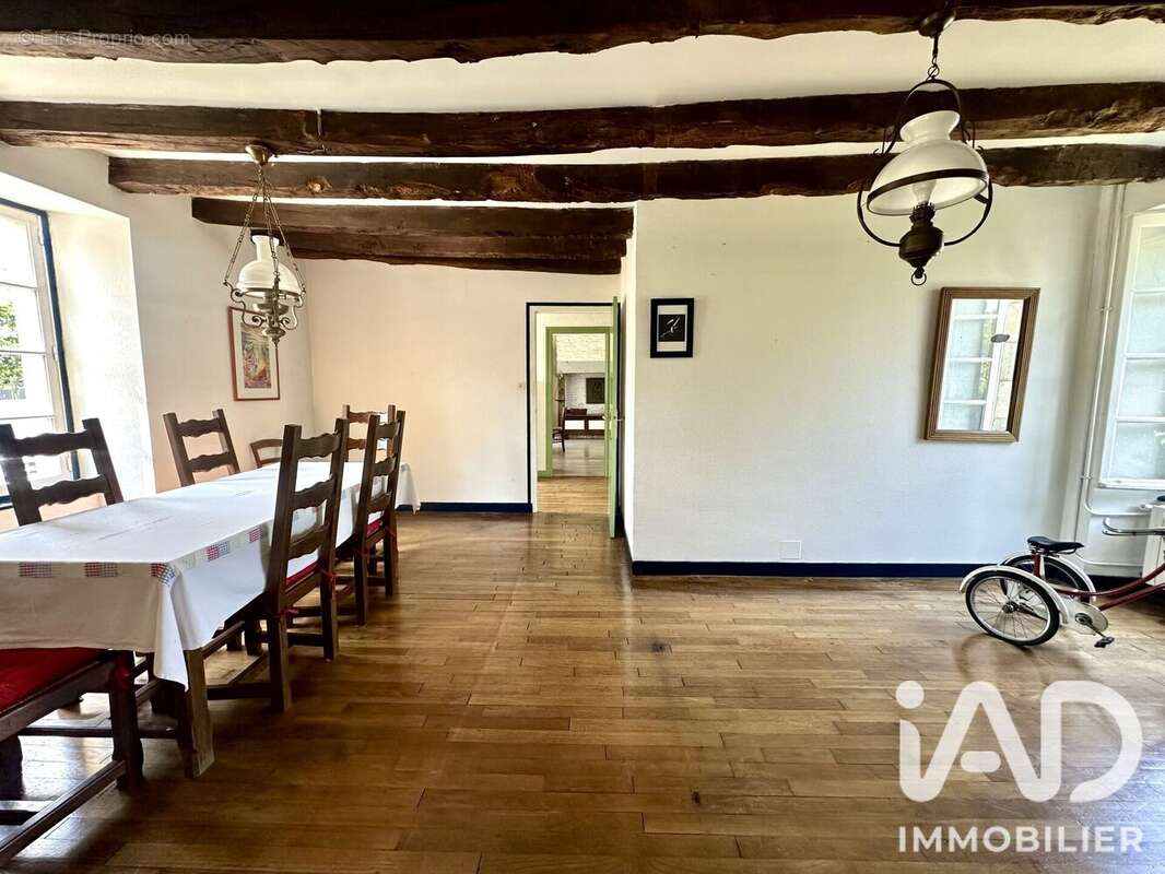 Maison 211 m² à Taupont  - photo 3