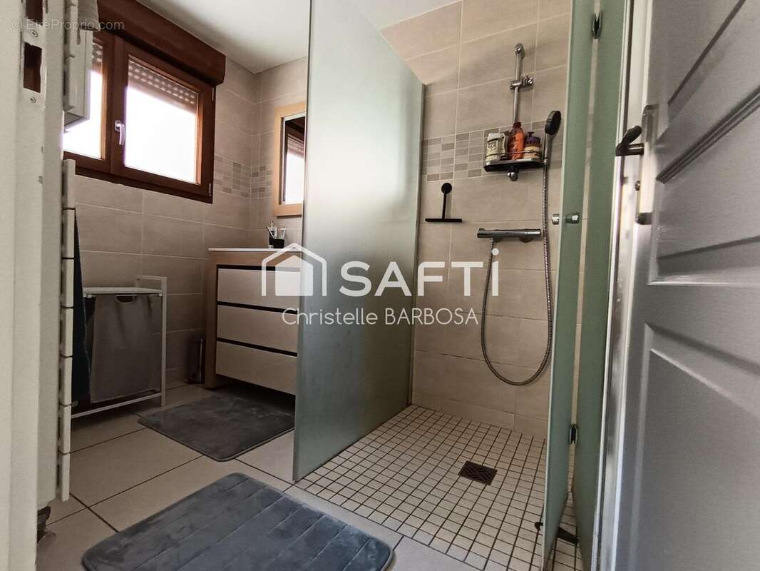 Maison 110 m² à Vasselin  - photo 9