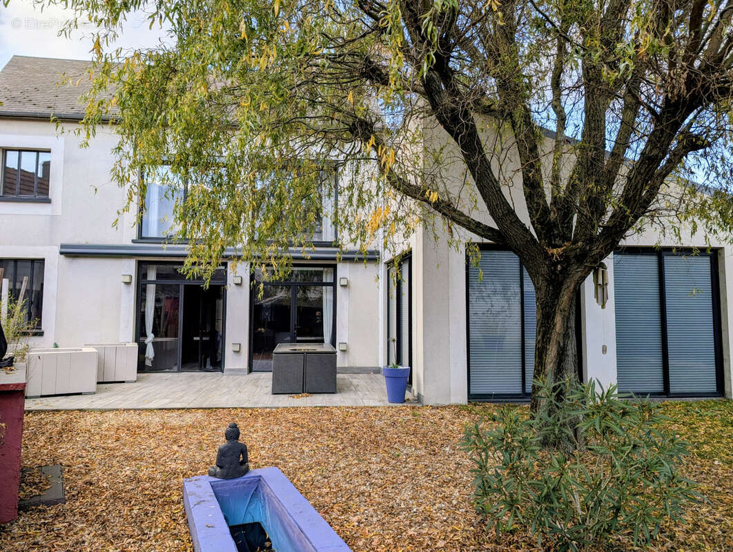 Maison à SAINT-JEAN-DE-LA-RUELLE