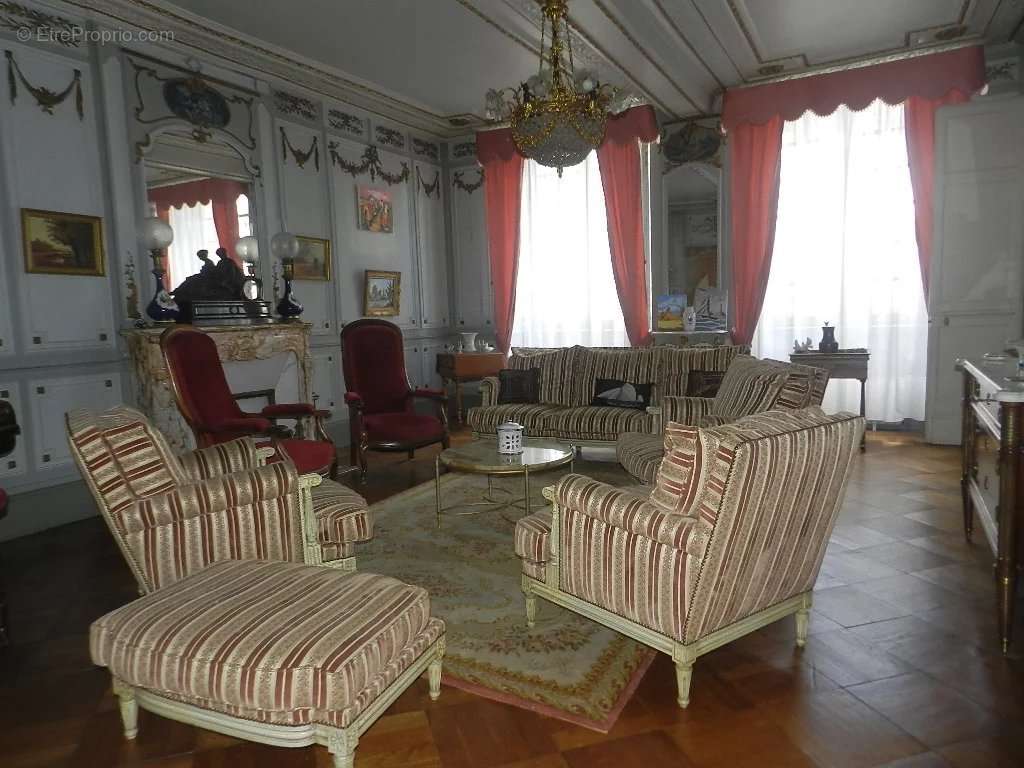 Maison à SAINT-PIERRE-SUR-DIVES