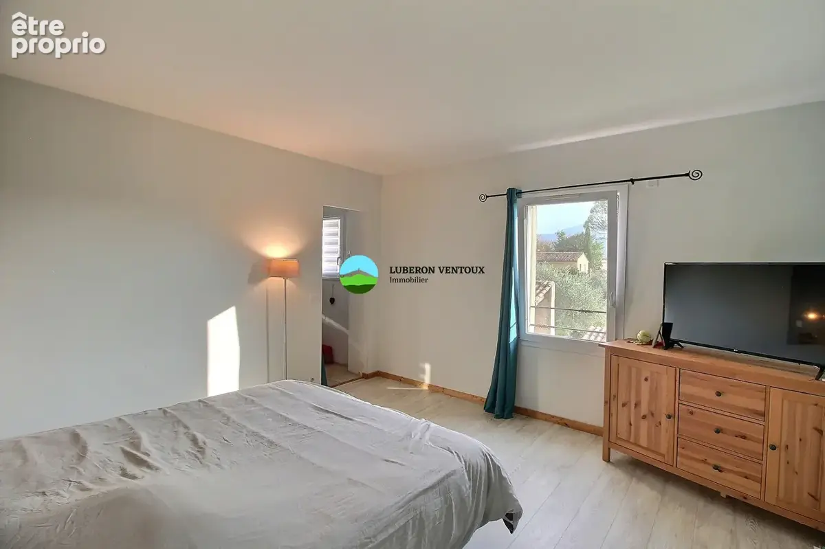 Maison de 150 m², terrasse, grand garage et vue exceptionnelle sur le Mont Ventoux. - photo 10