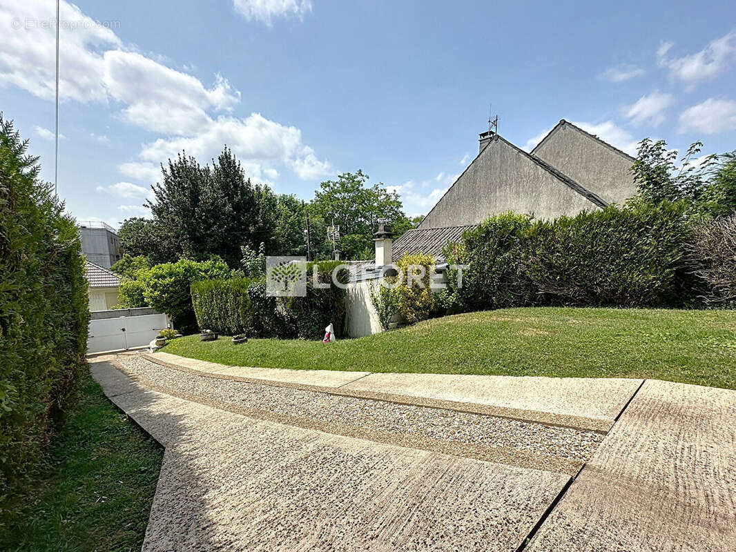 Maison à CHAMPIGNY-SUR-MARNE