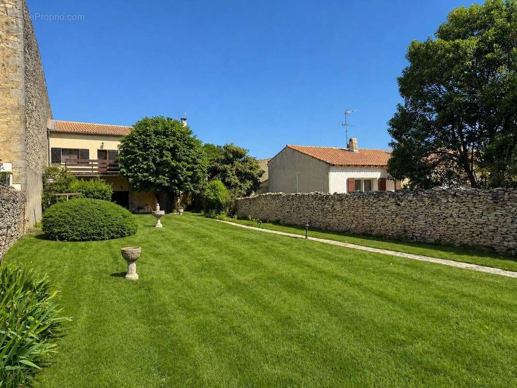 Maison à UCHAUD