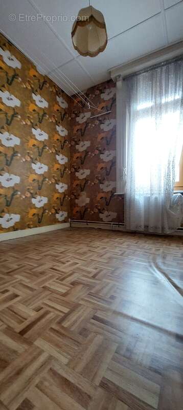 Maison à BRUAY-LA-BUISSIERE