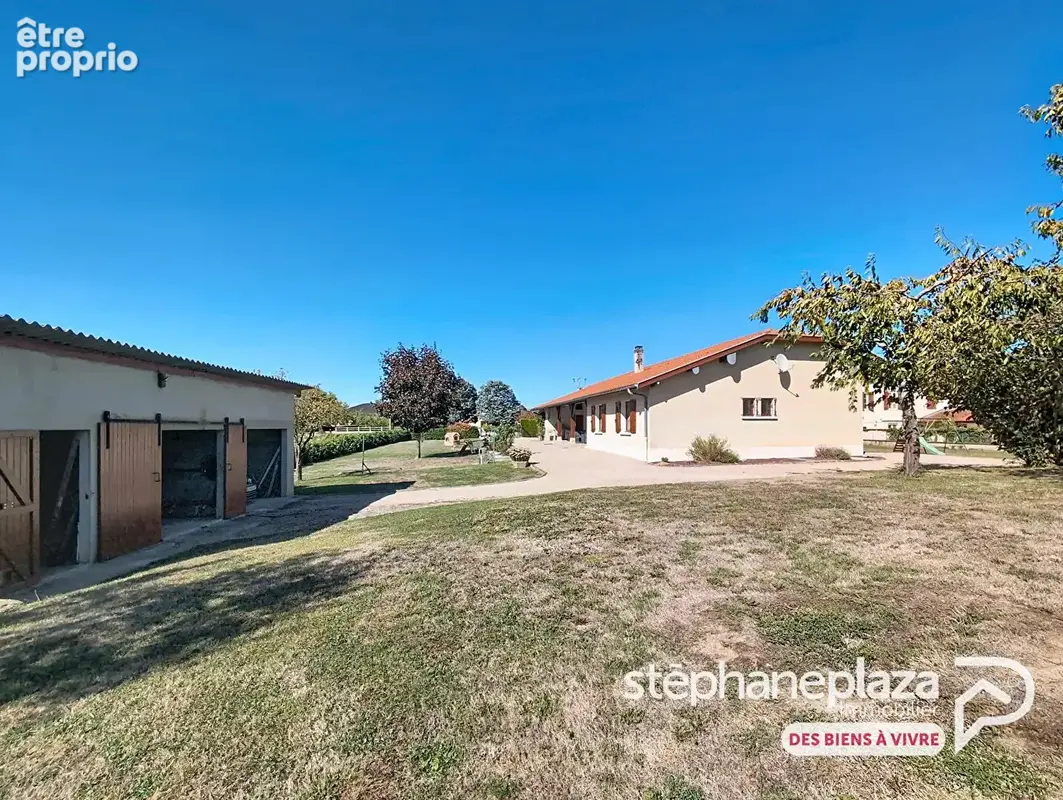 Maison plain-pied de115 m² - 3 chambres - nombreuses annexes et dépendances à CONFRANCON - photo 12