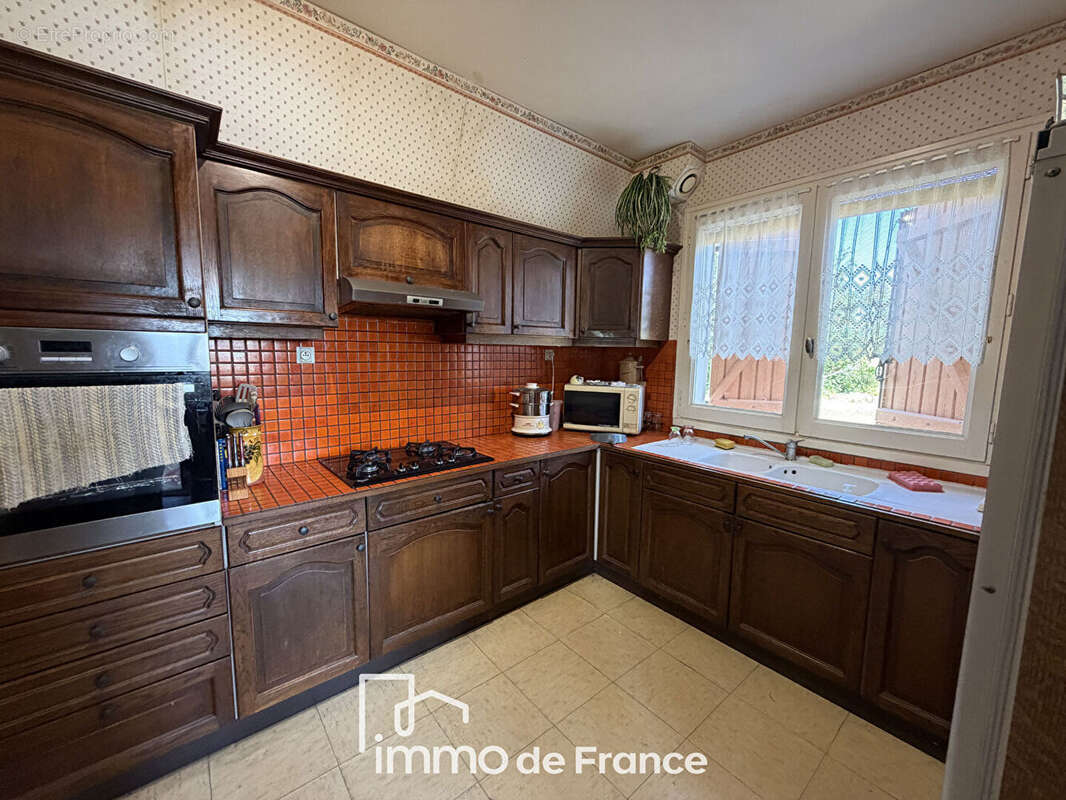 Proche Vallée du LOT- Maison isolée ( 150m2) avec piscine - photo 5