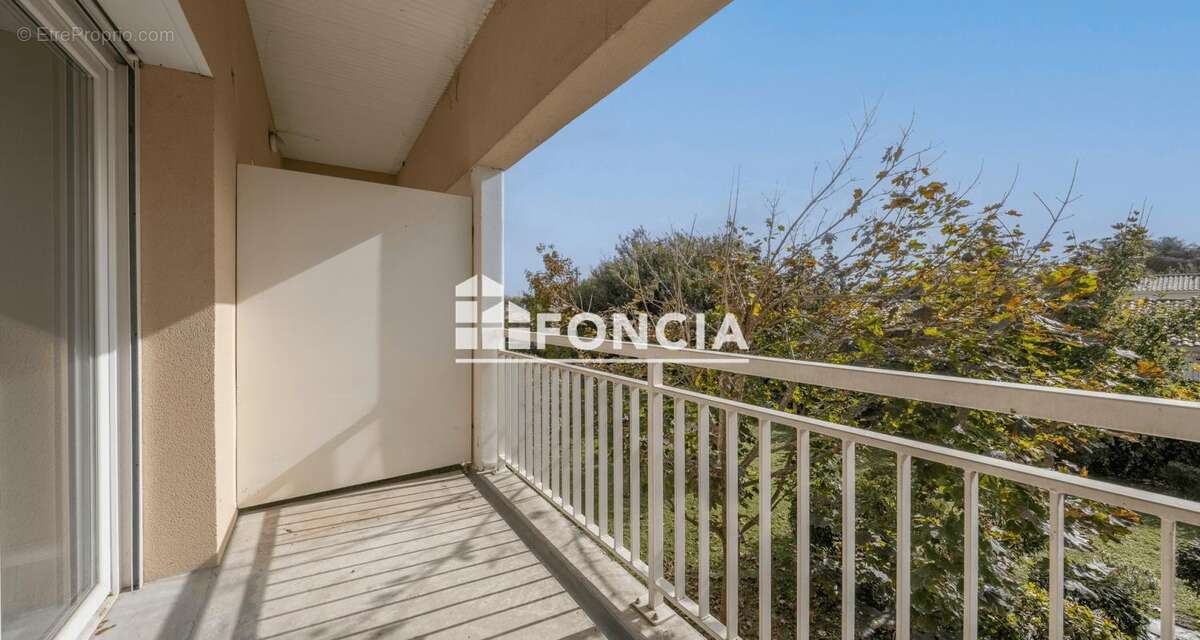 Appartement à VILLENAVE-D&#039;ORNON