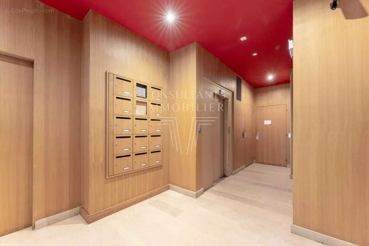 Appartement à NEUILLY-SUR-SEINE