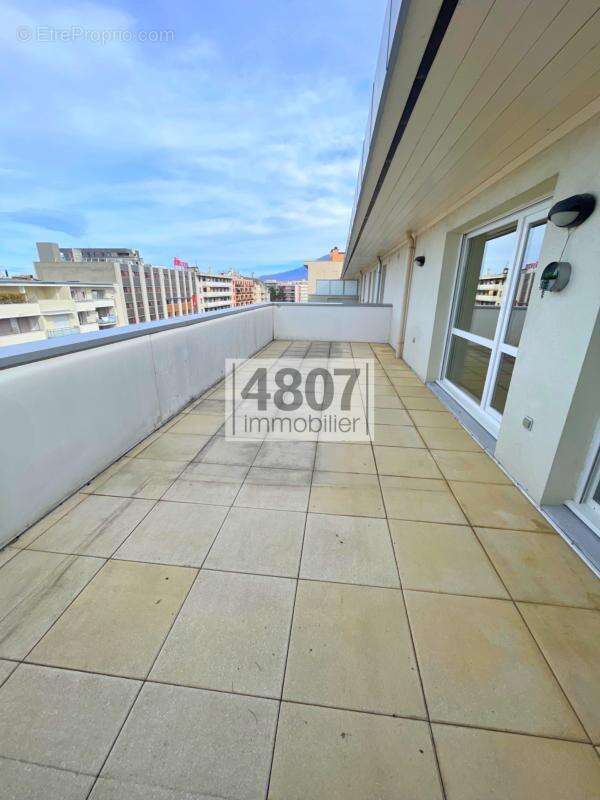 Appartement à AMBILLY