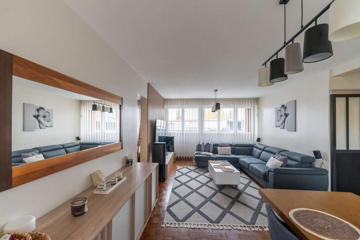 Appartement à LES PAVILLONS-SOUS-BOIS