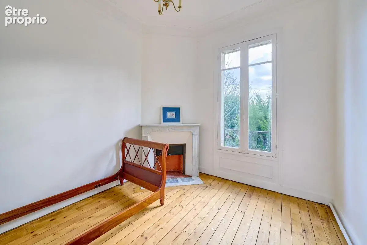 Meulière de 1920 – 153 m² habitable – 5 Chambres - Terrain 1 819 m² - photo 9