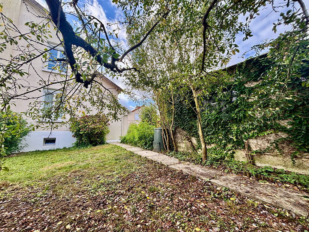 Maison à CORBEIL-ESSONNES