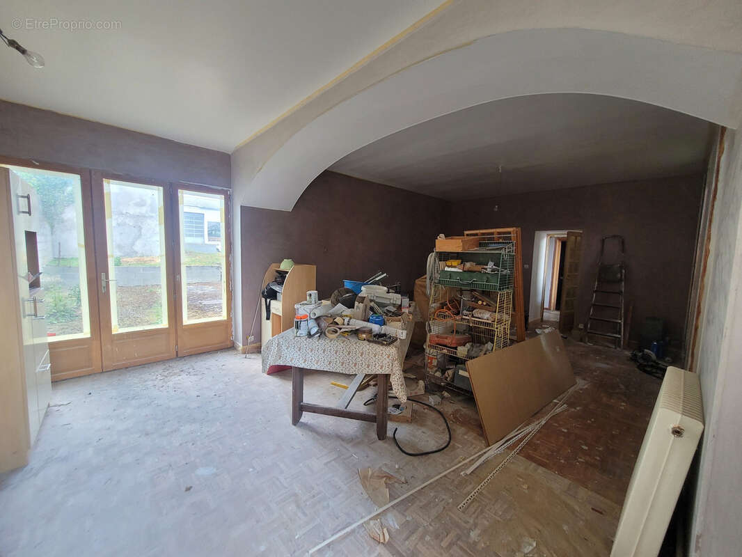 Garage de 900 m2 idéal pour votre activité ! - photo 14