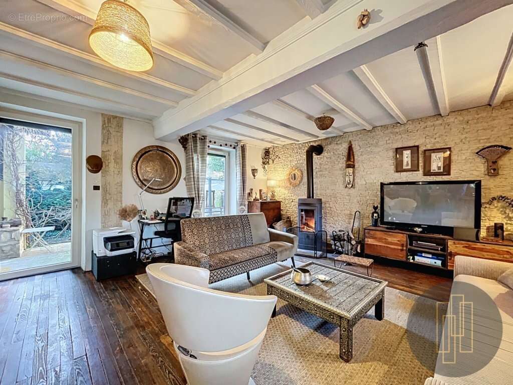 Maison à AMBERIEUX