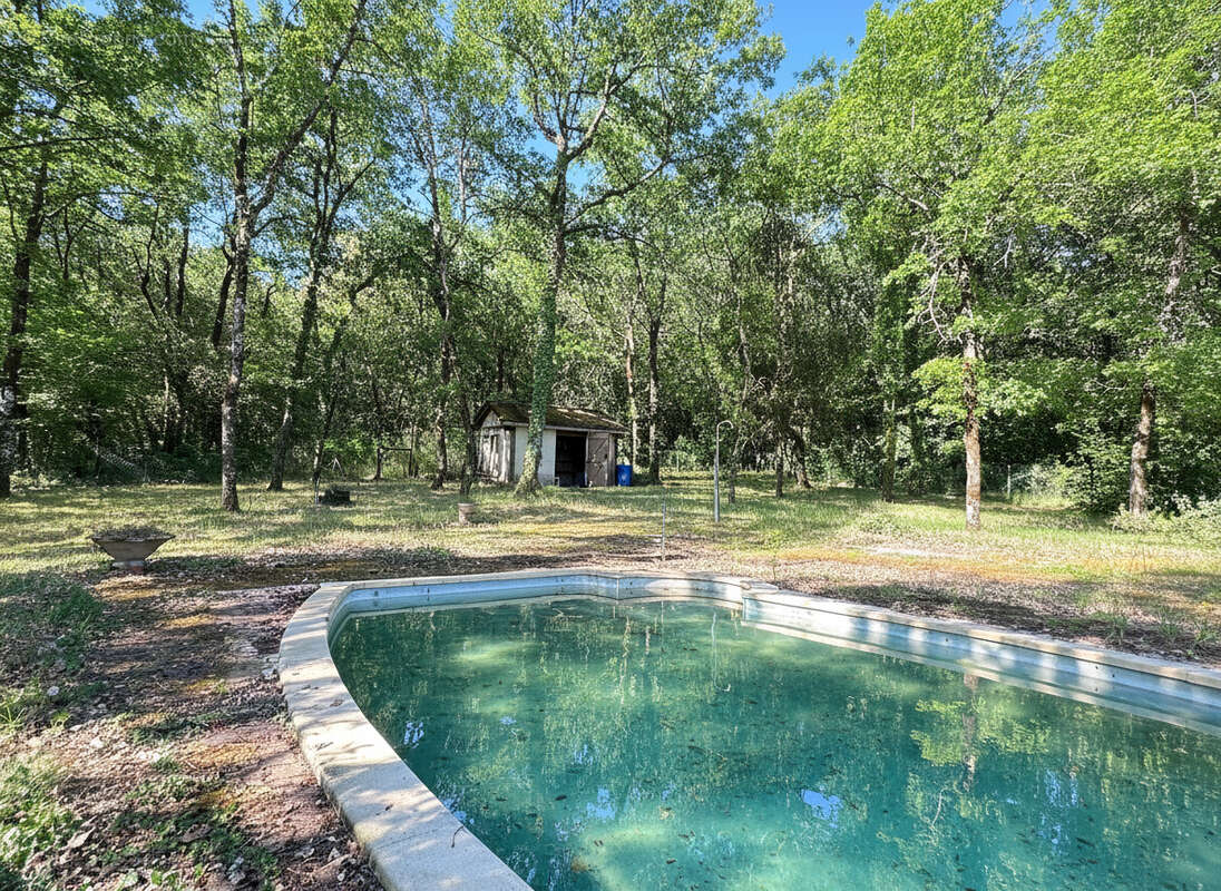 Maison de plain pied 5 pièces - piscine  et jardin  à La Couronne - photo 2