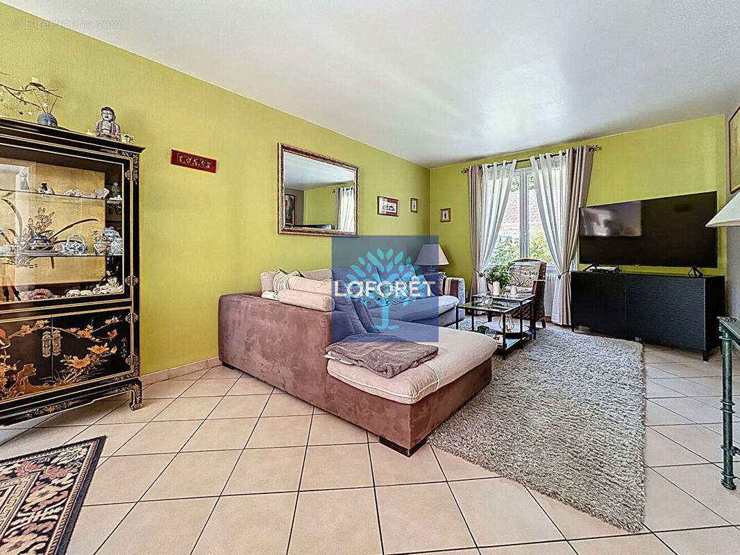 Maison à VERT-SAINT-DENIS