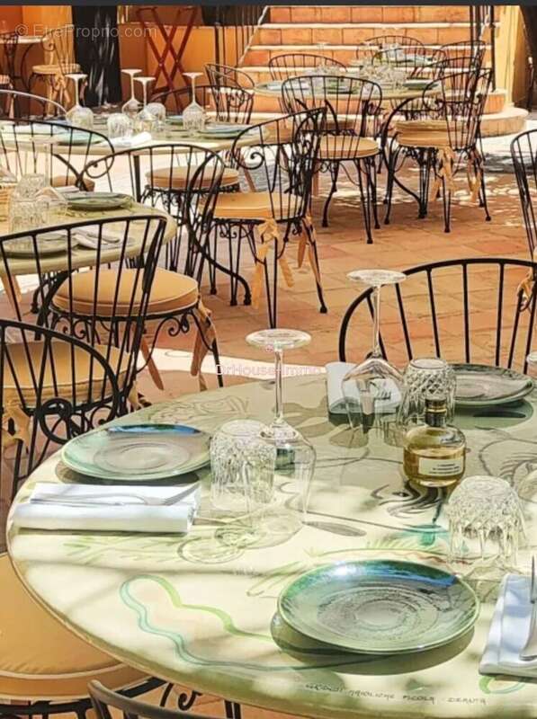 Commerce à VILLEFRANCHE-SUR-SAONE