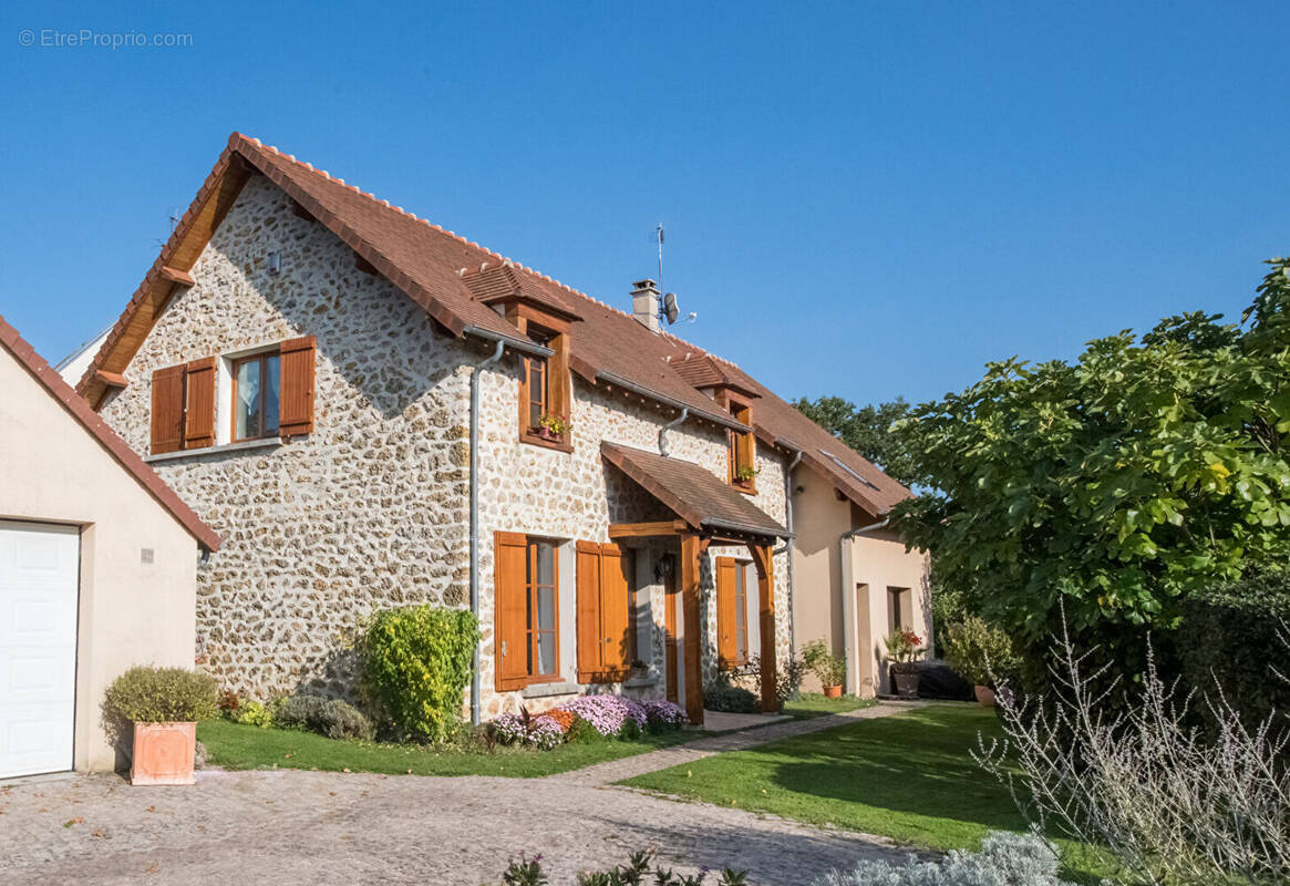 Maison à FEUCHEROLLES