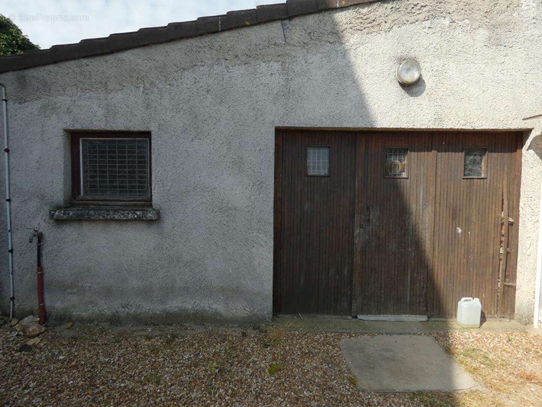 Maison à MARVILLE-MOUTIERS-BRULE