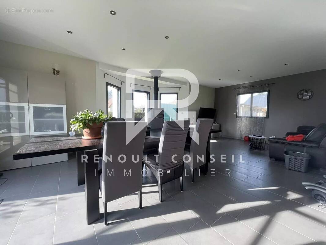 Maison à MESNIL-RAOUL