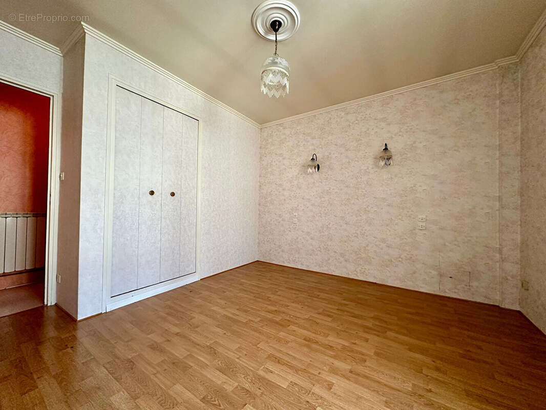 Appartement à SAINT-GENIEZ-D&#039;OLT