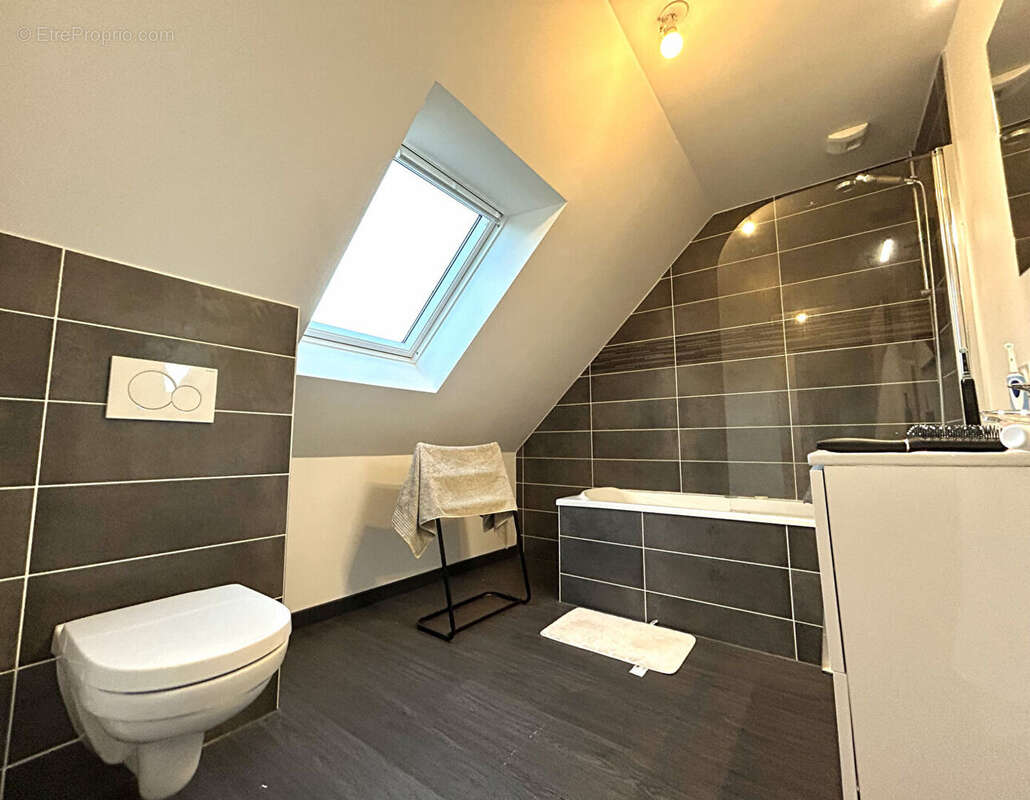 Maison à PLOUNEOUR-MENEZ