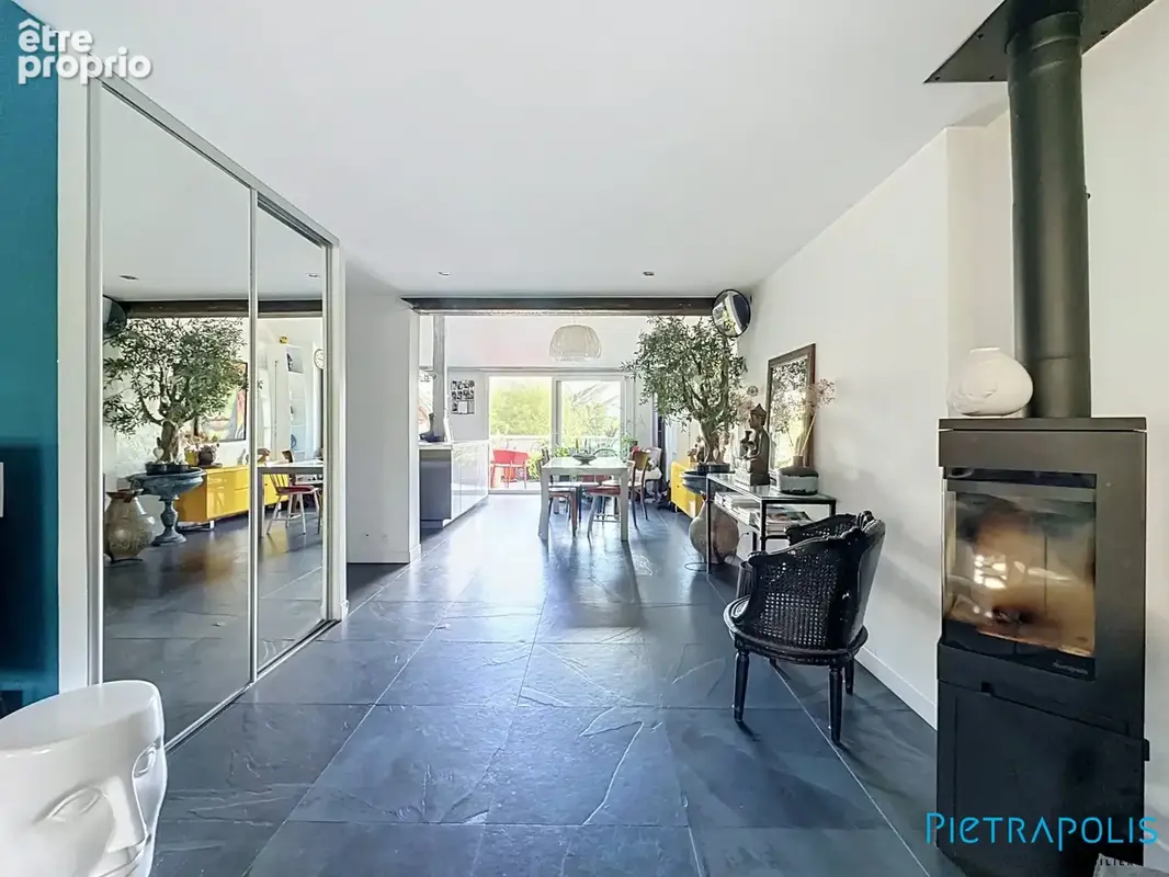 Appartement 6 pièces 133 m² à vendre à Divonne-Les-Bains (01220) - photo 6