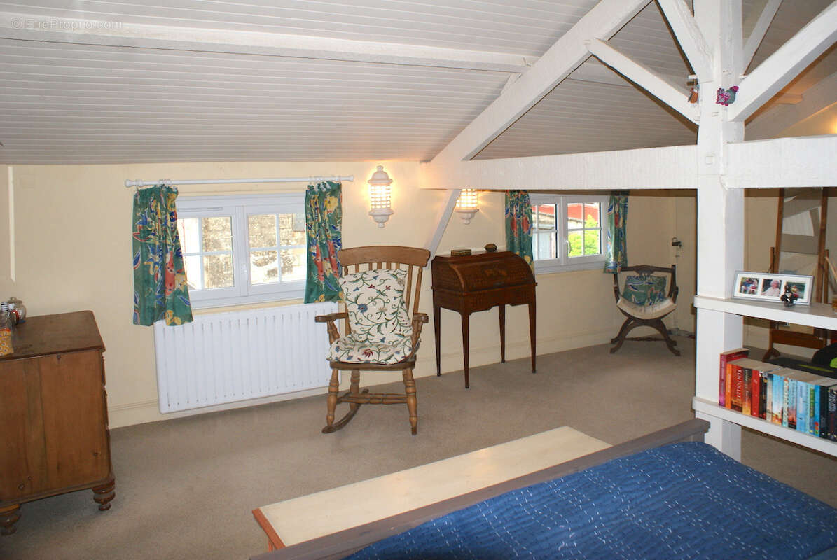 Maison à MONTLIEU-LA-GARDE