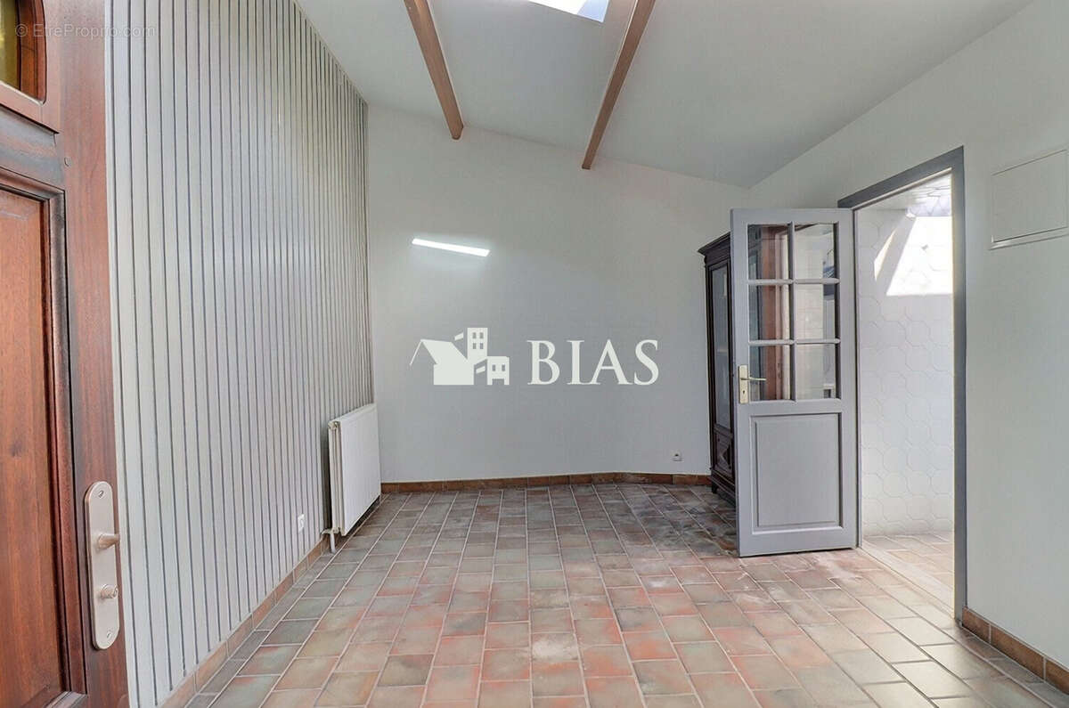 Maison 110 m² à Pont-L'eveque  - photo 4