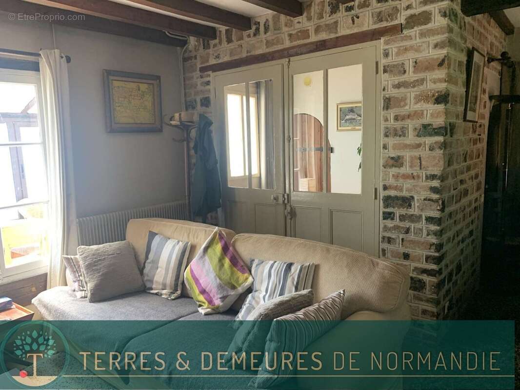 PAYS d'AUGE du CALVADOS, région CAMBREMER (14340) petite maison en clombages et 730 m2 de terrain - photo 11