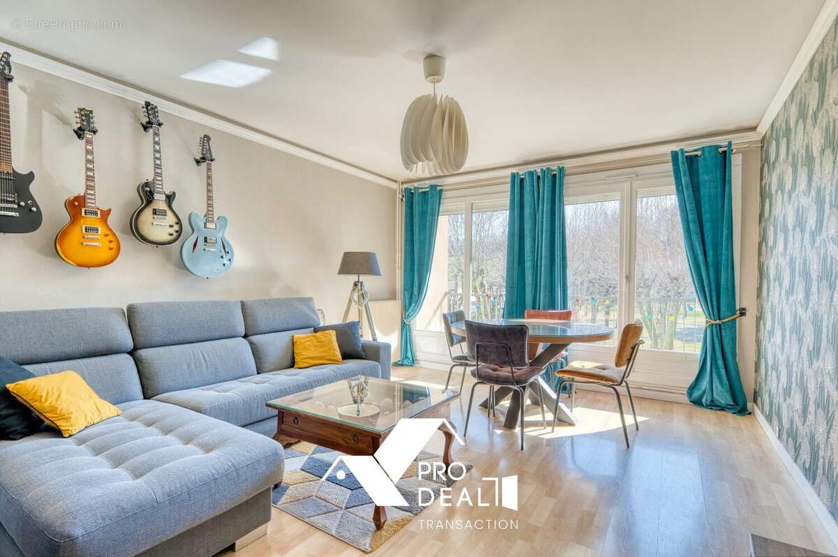 Appartement à MEYZIEU