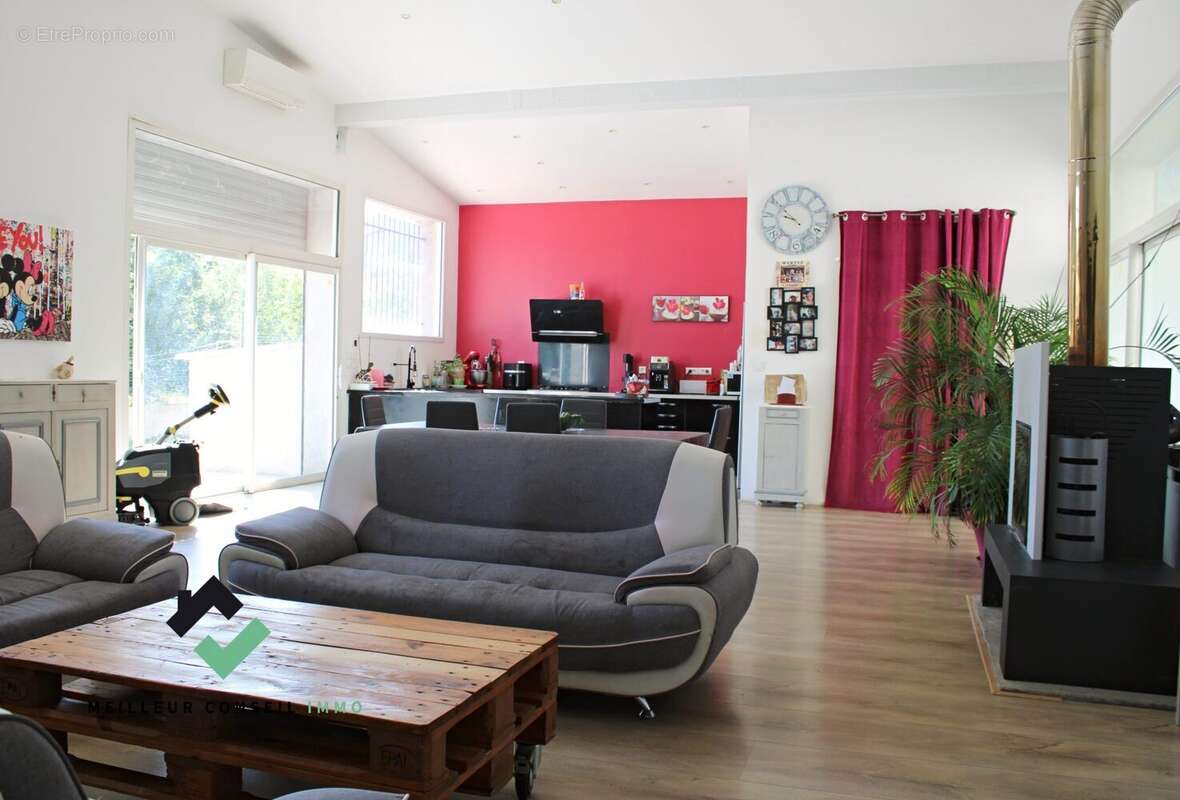 Maison à LE CHAFFAUT-SAINT-JURSON