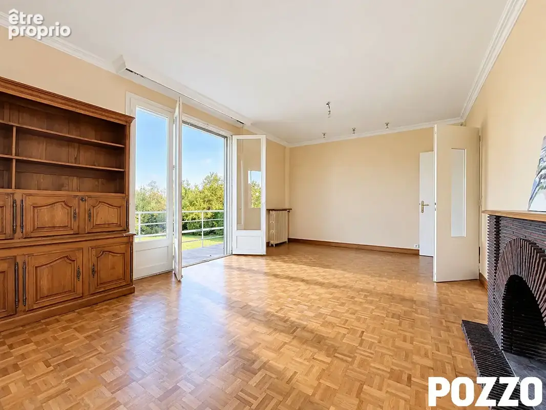 A Vendre - Saint Hilaire Du Harcouet - Maison 6 pièce(s) - CENTRE-VILLE - GARAGE - JARDIN - photo 6