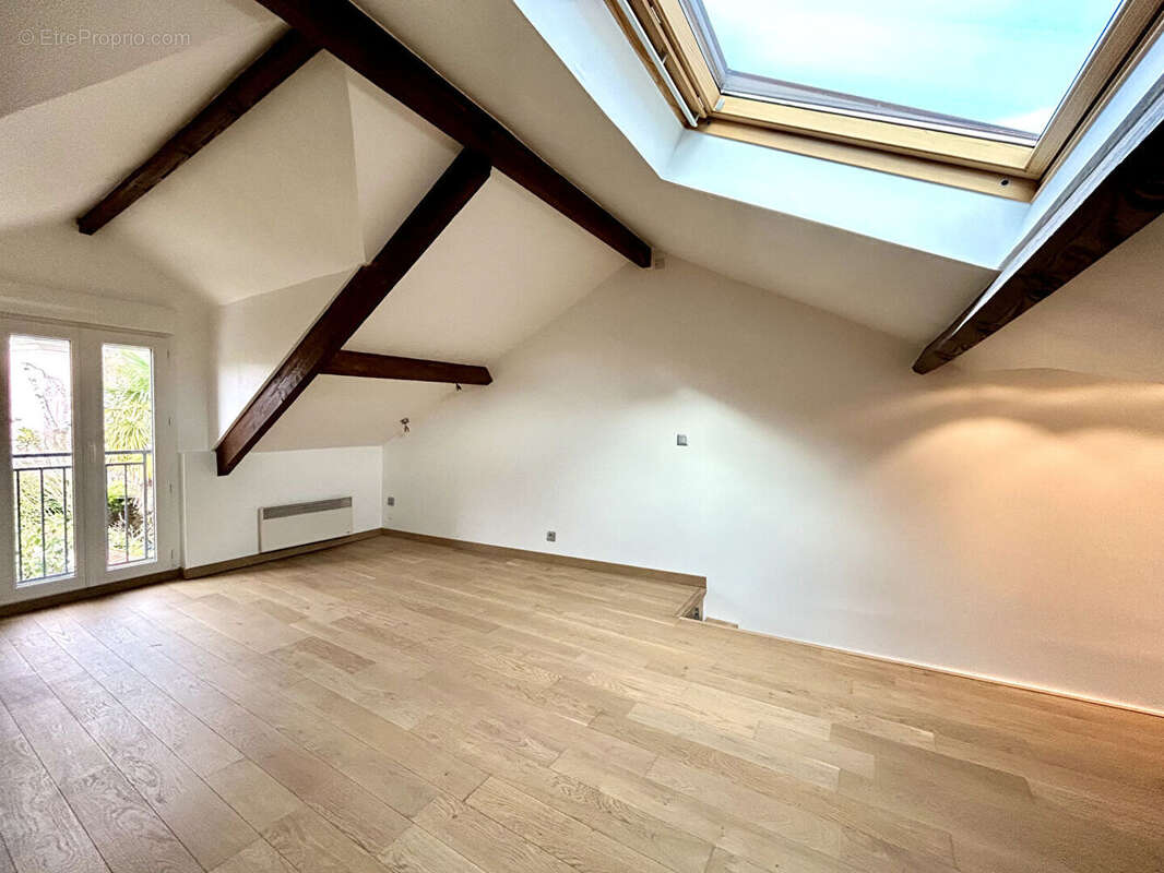 Appartement à VERRIERES-LE-BUISSON