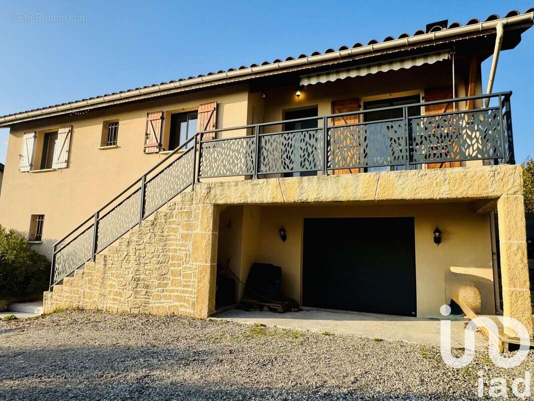 Maison 92 m² à Revel-Tourdan  - photo 2