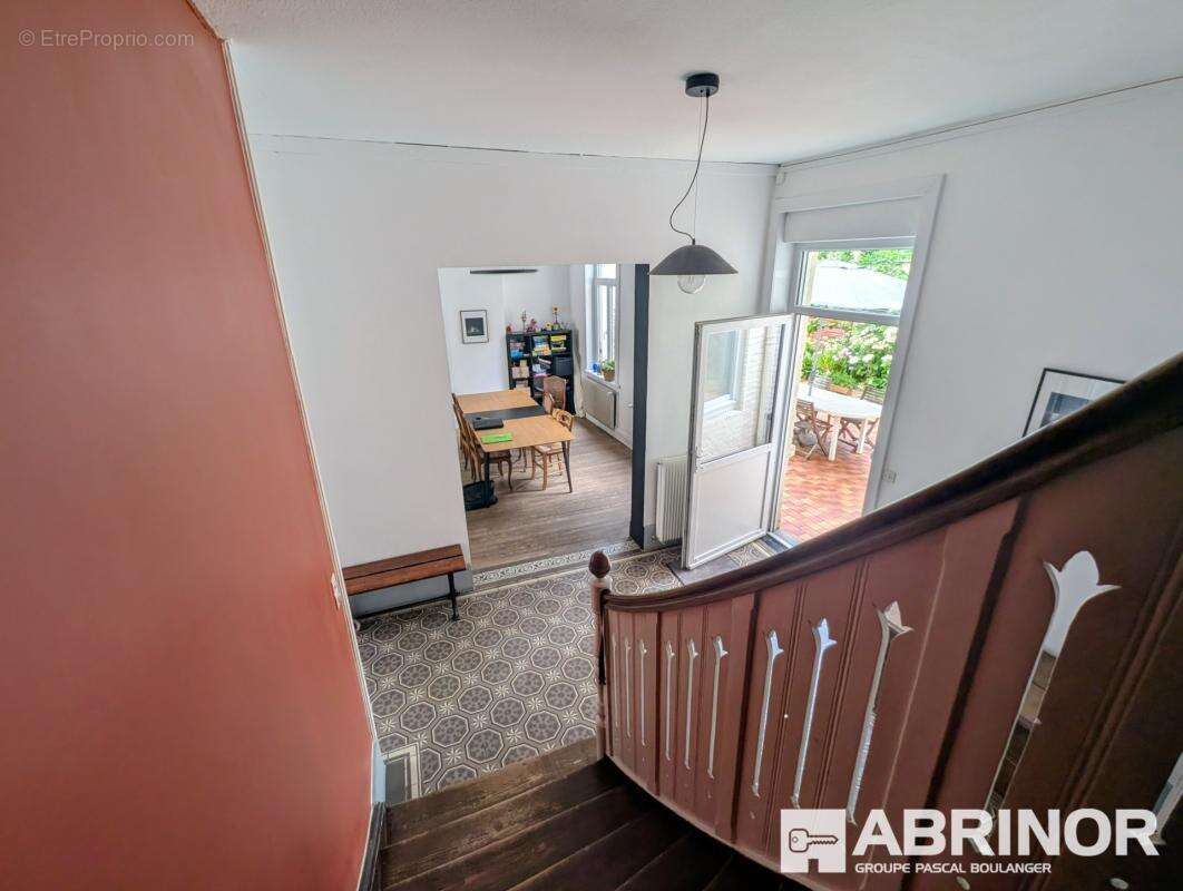 Grande maison de caractere 5 chambres+bureau - photo 10
