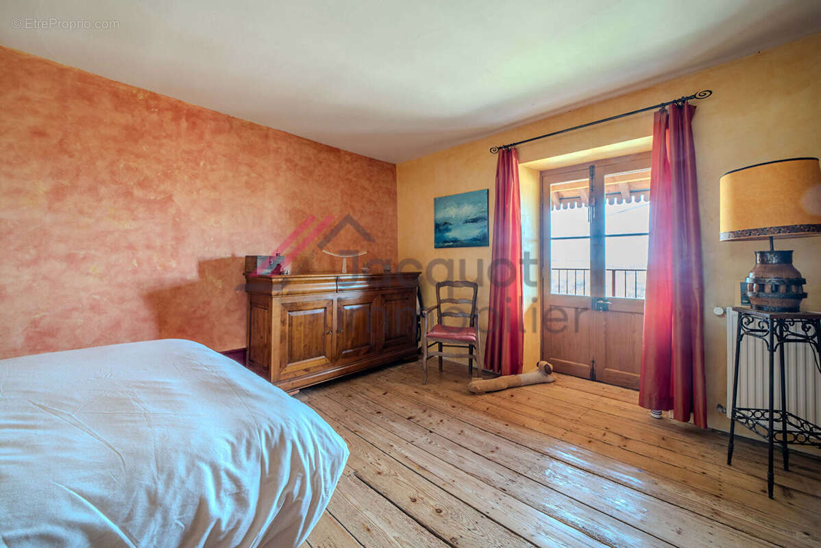 Maison à LONS-LE-SAUNIER