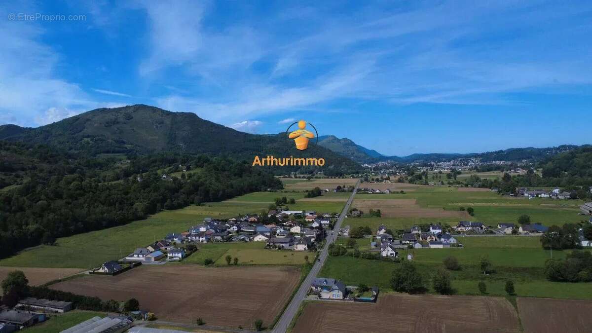 Terrain à ARCIZAC-EZ-ANGLES
